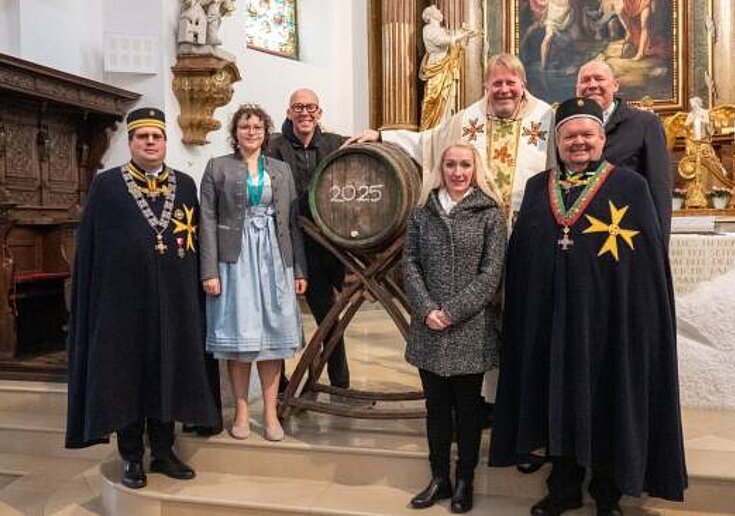 Laura Neustifter bei der Weinsegnung 2025 in der Pfarrkirche Poysdorf